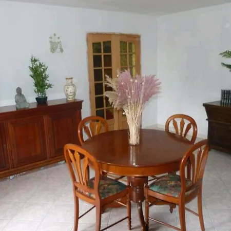 Prázdninový dům Belle Maison De Charme Ancien, Vue Et Montagne *